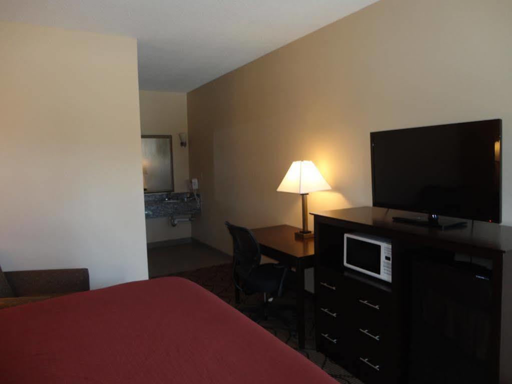 Best Western Lake Conroe Montgomery Bagian luar foto